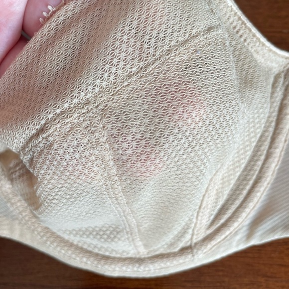 Chantelle Parisian Plunge Underwire Bra, Nubuck, 32D - Picture 3 of 6